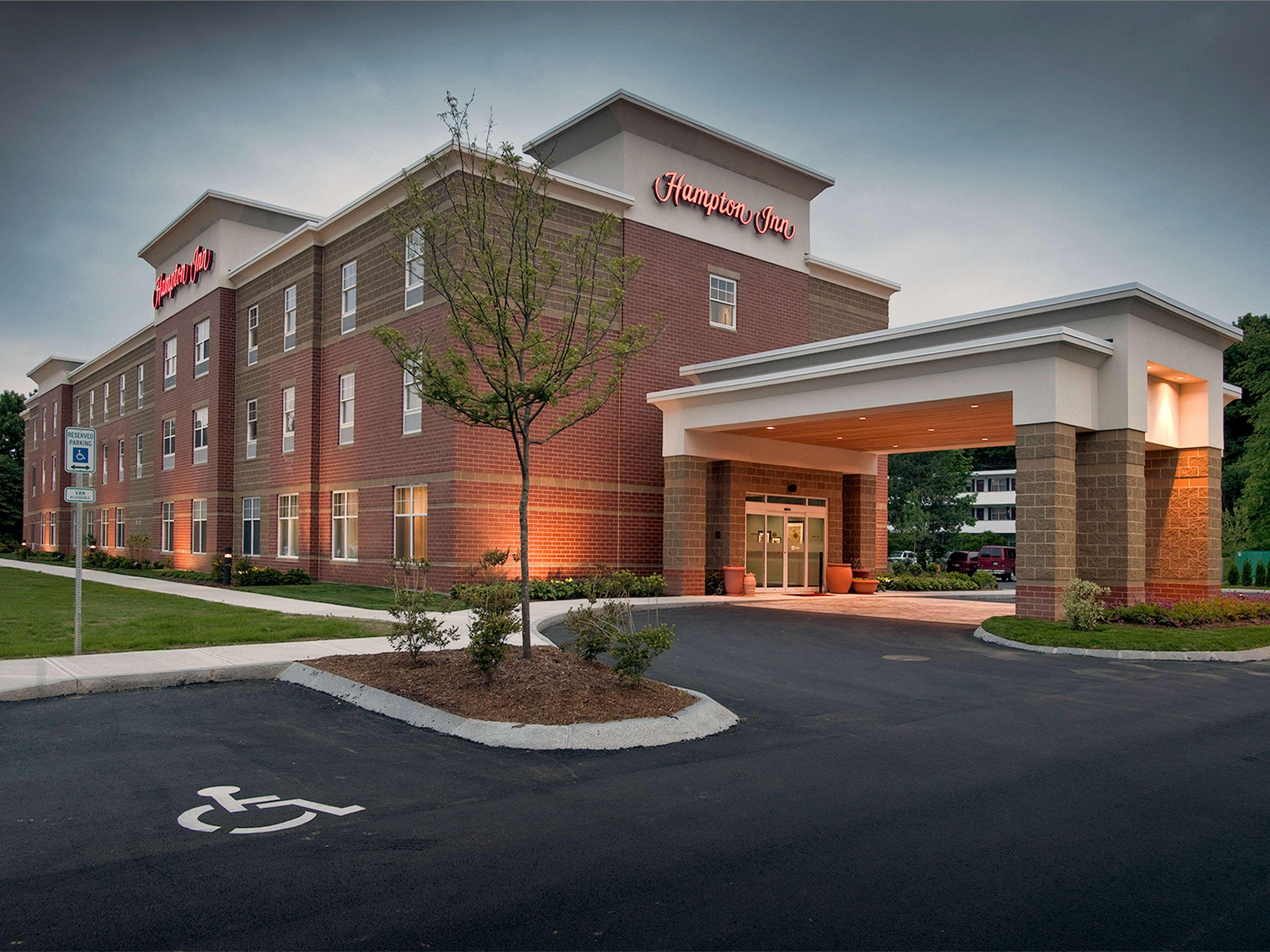 Hampton Inn Augusta Exterior photo