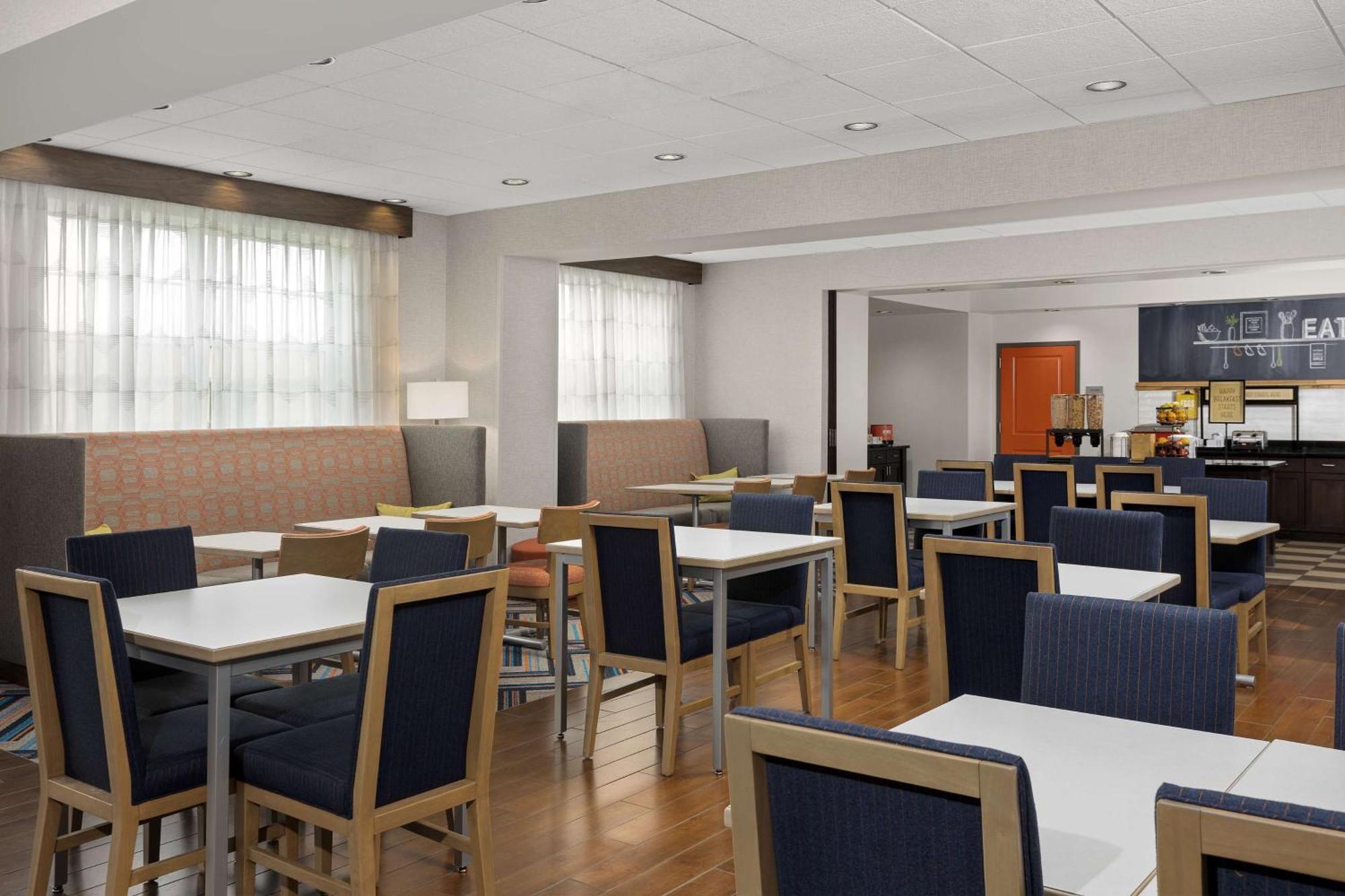 Hampton Inn Augusta Exterior photo