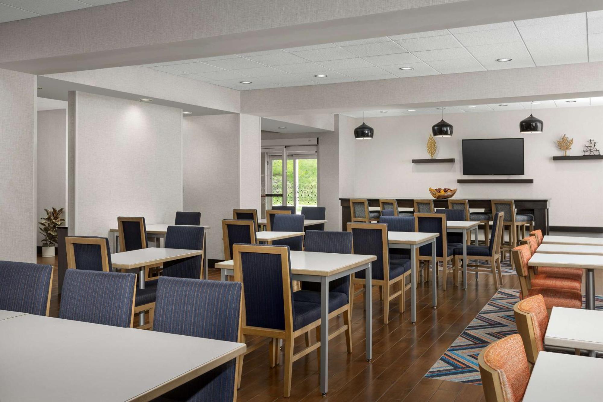 Hampton Inn Augusta Exterior photo